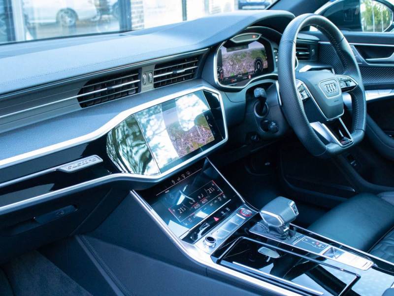 Audi RS6   Registered:2020(20)