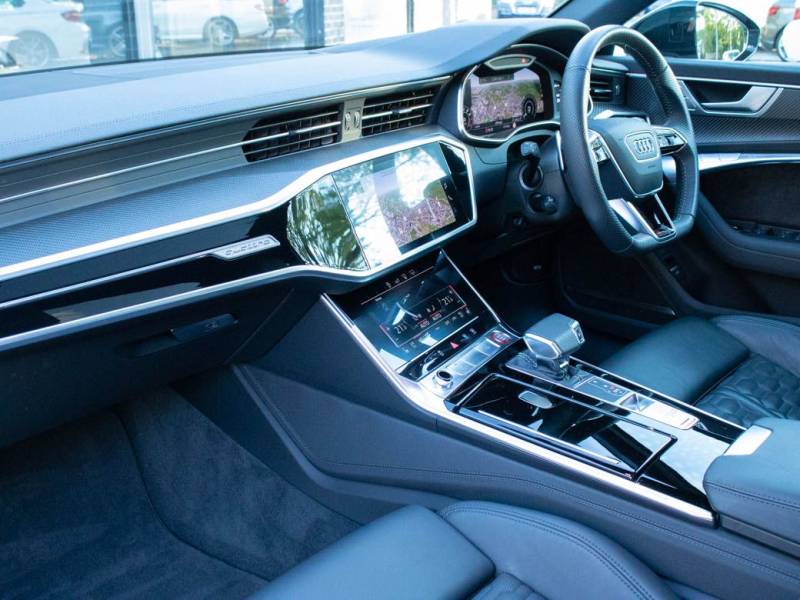 Audi RS6   Registered:2020(20)