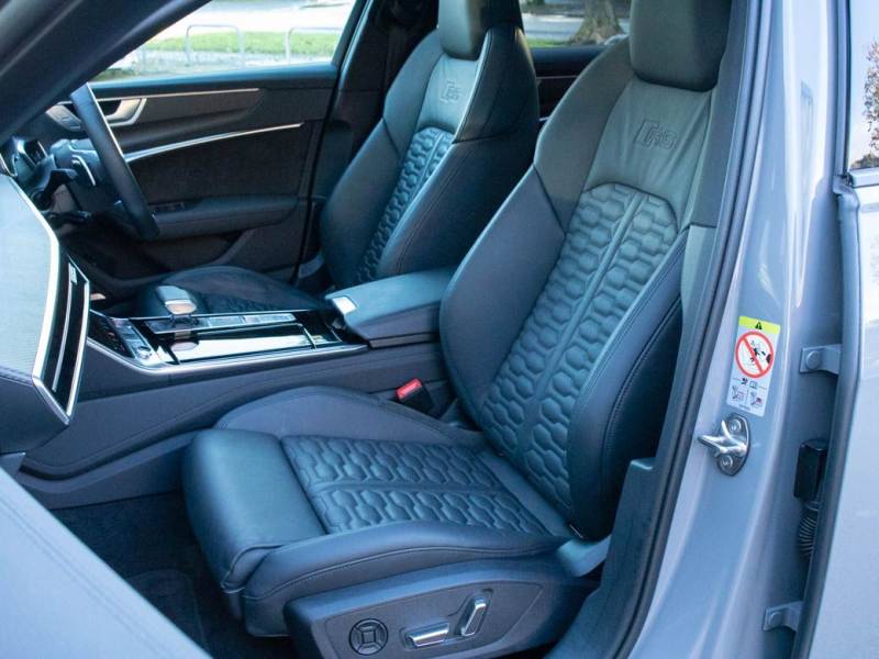 Audi RS6   Registered:2020(20)