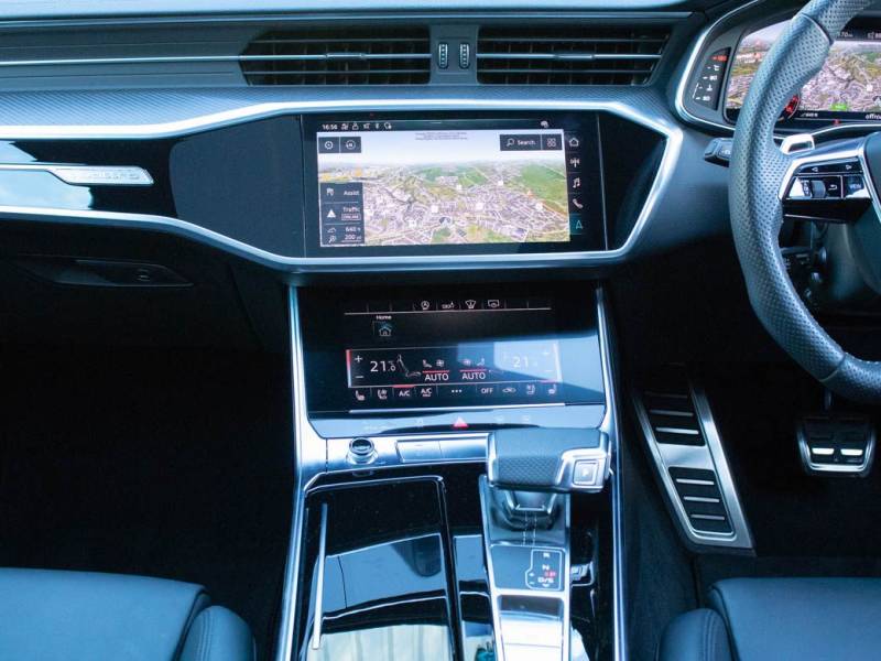 Audi RS6   Registered:2020(20)