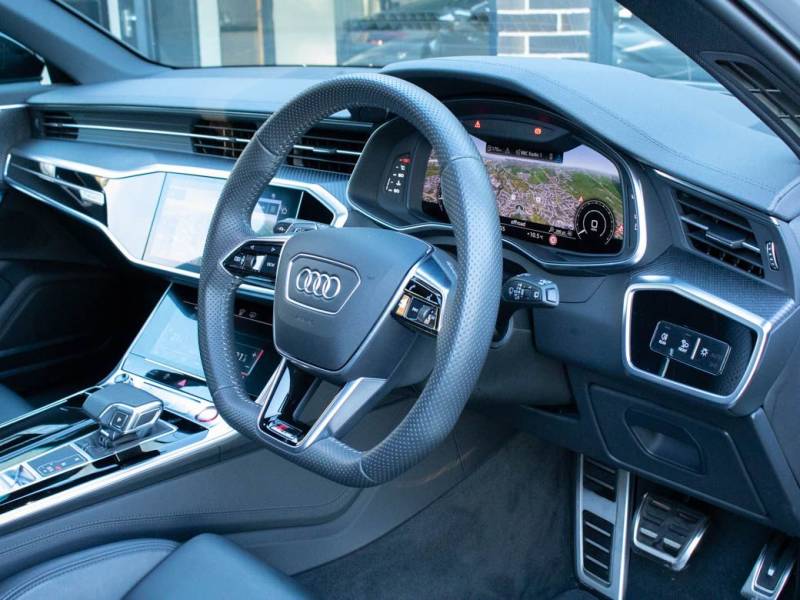 Audi RS6   Registered:2020(20)