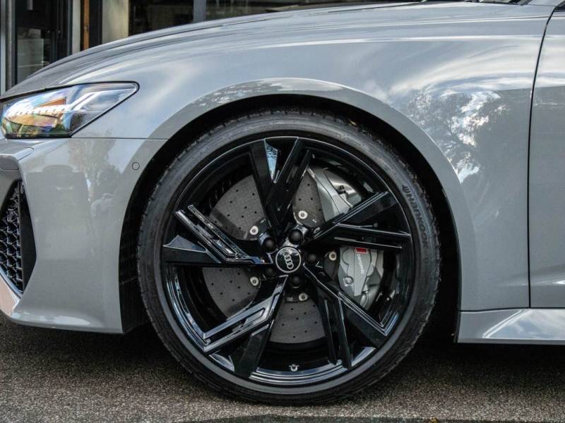 Audi RS6   Registered:2020(20)