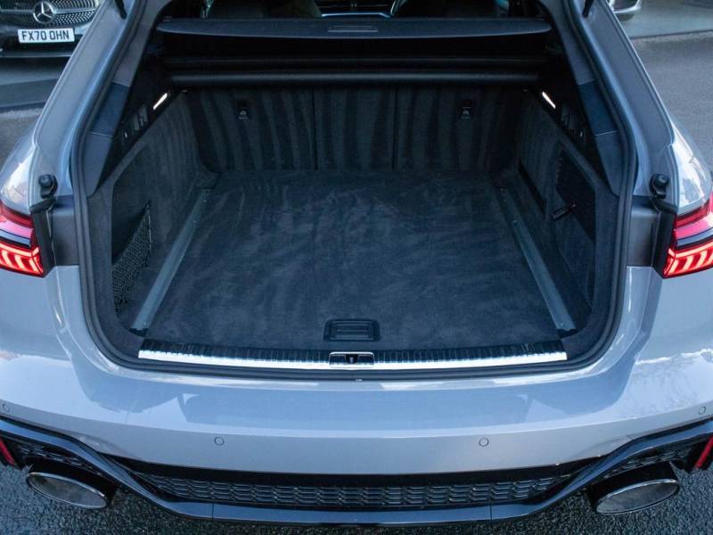 Audi RS6   Registered:2020(20)