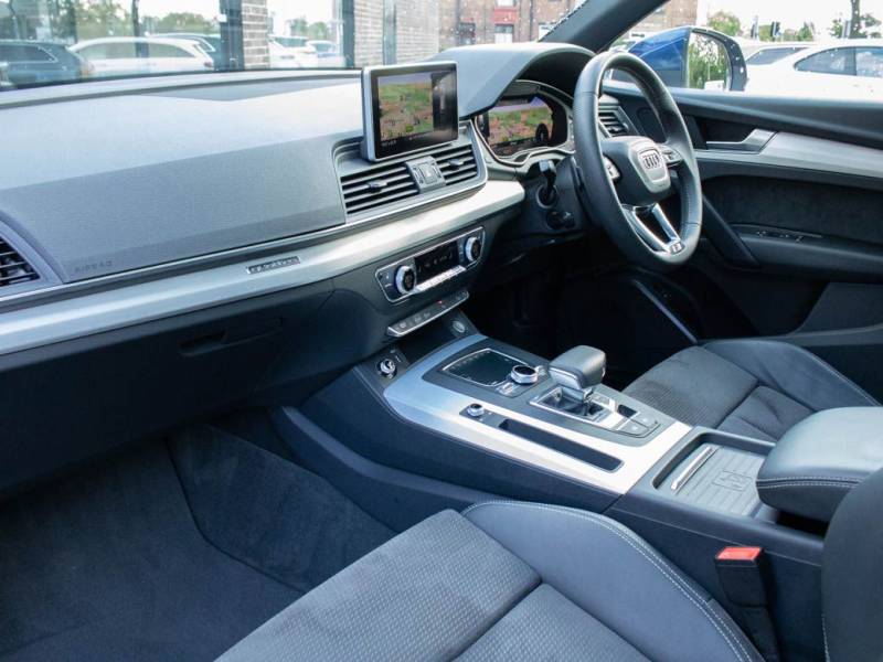 Audi Q5   Registered:2019(19)