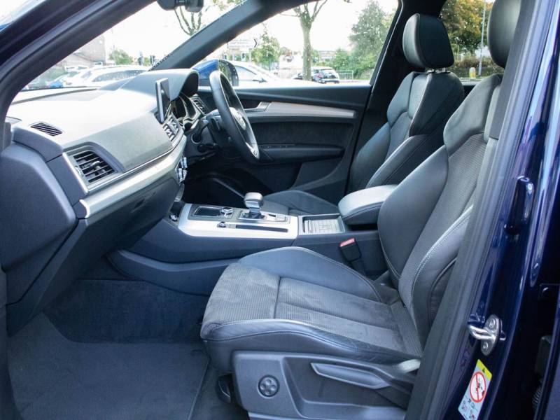 Audi Q5   Registered:2019(19)