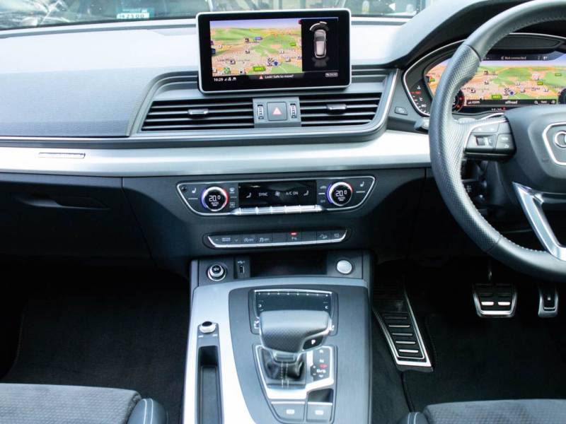 Audi Q5   Registered:2019(19)