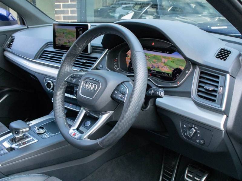 Audi Q5   Registered:2019(19)
