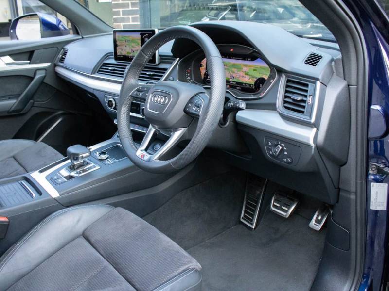 Audi Q5   Registered:2019(19)