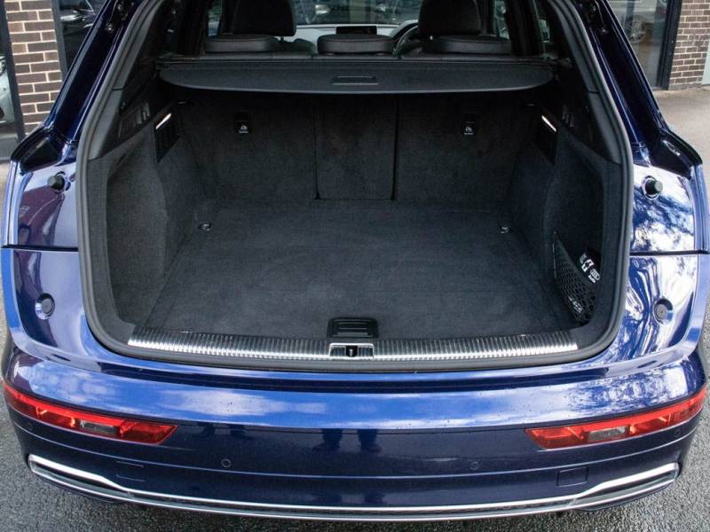 Audi Q5   Registered:2019(19)