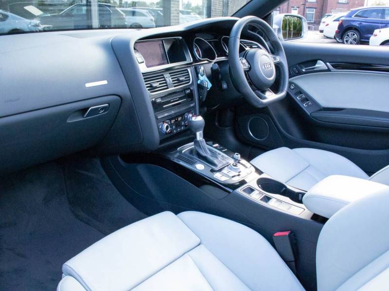 Audi RS5   Registered:2013(63)