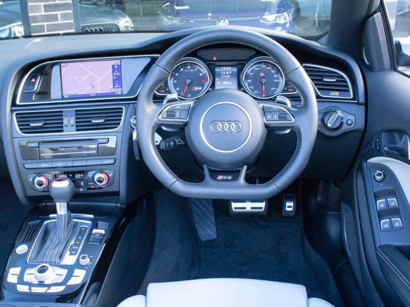 Audi RS5   Registered:2013(63)