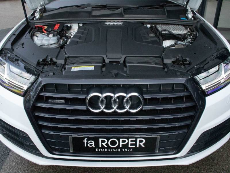 Audi Q7   Registered:2018(18)