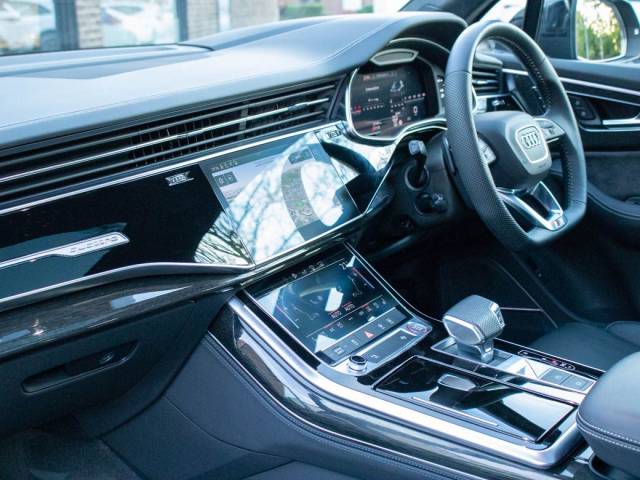 2019 Audi Q7 SQ7 4.0TDI V8 quattro Vorsprung Auto 435ps