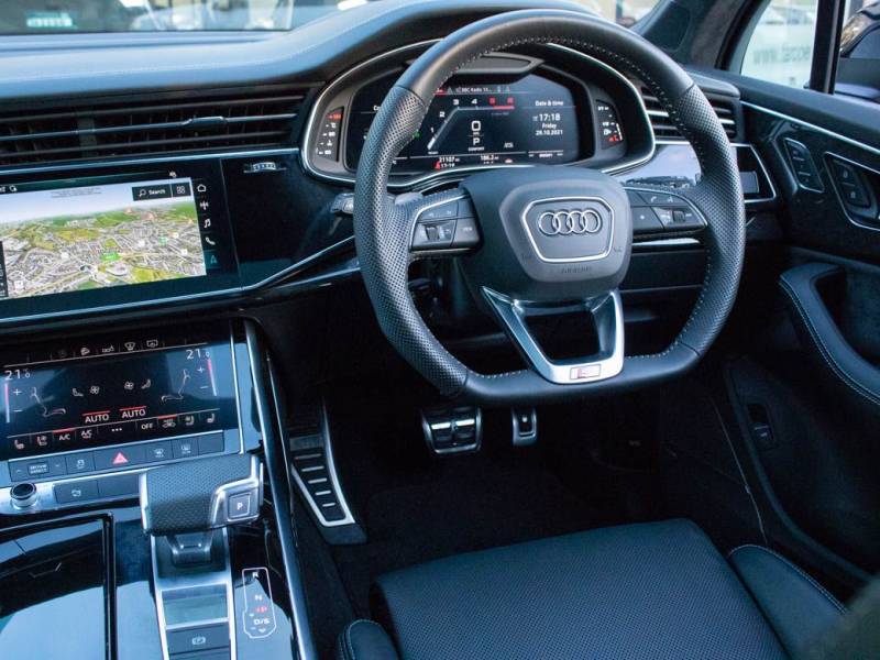 Audi Q7   Registered:2019(69)