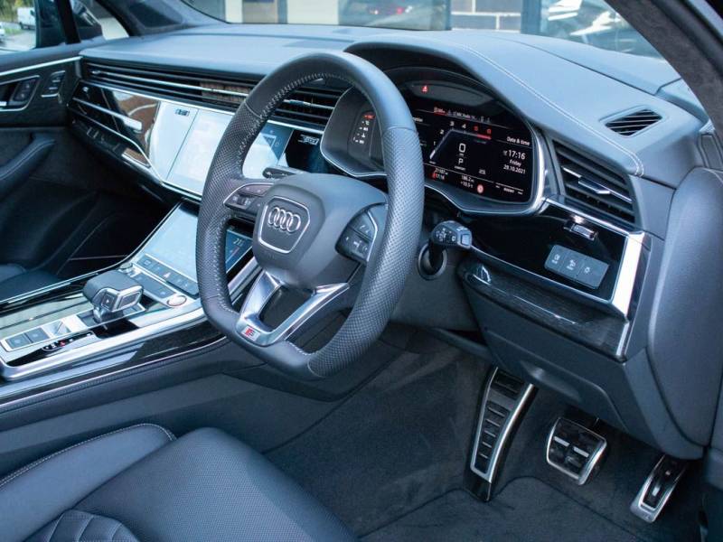 Audi Q7   Registered:2019(69)