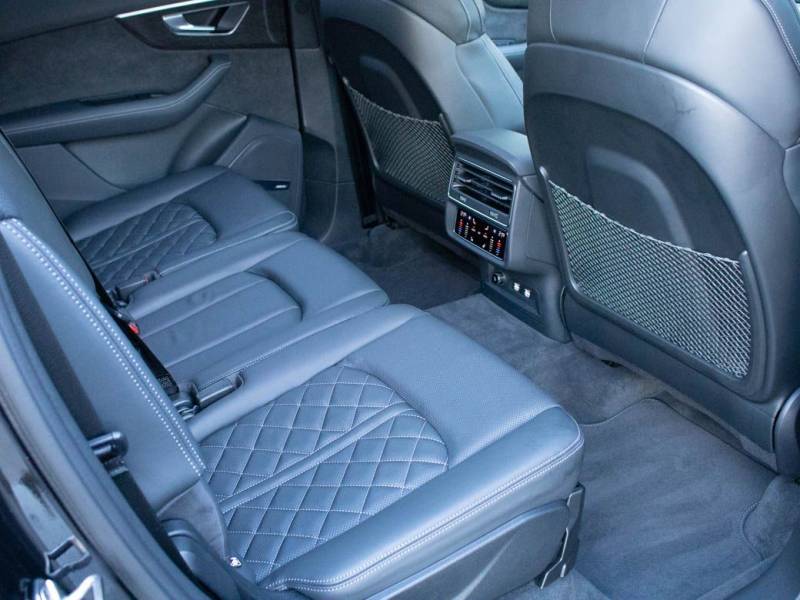 Audi Q7   Registered:2019(69)