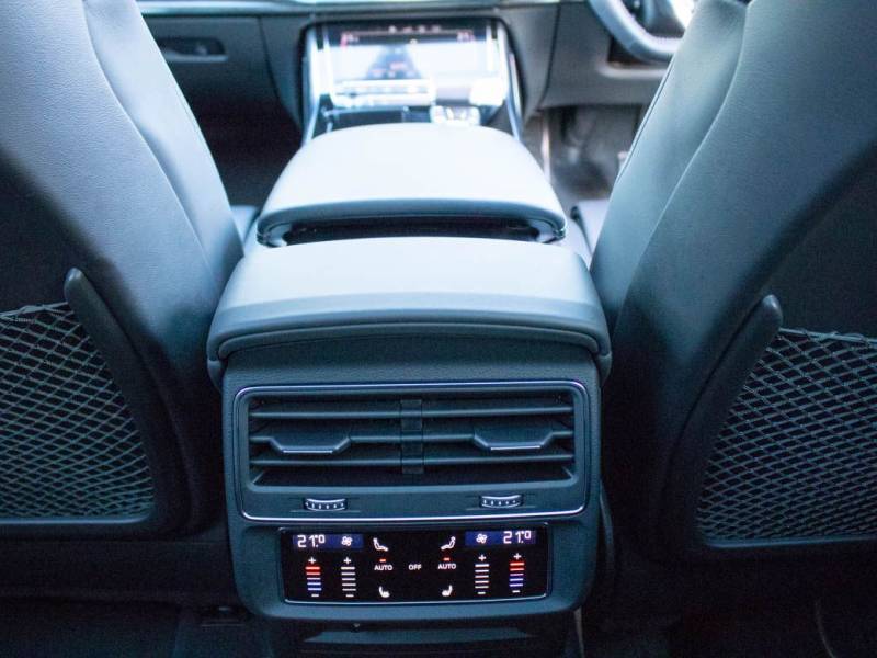 Audi Q7   Registered:2019(69)