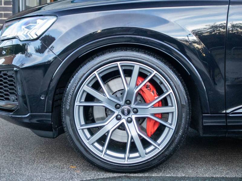 Audi Q7   Registered:2019(69)