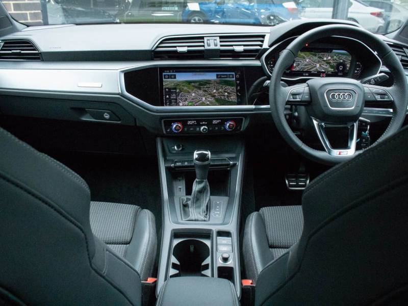 Audi Q3   Registered:2019(68)