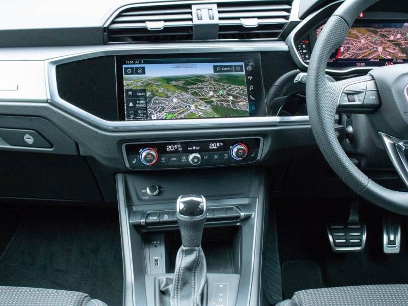 Audi Q3   Registered:2019(68)