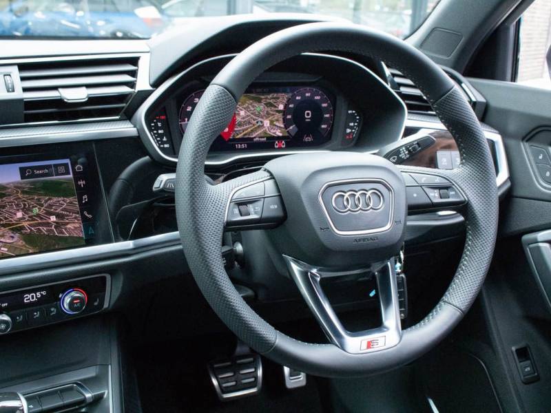 Audi Q3   Registered:2019(68)