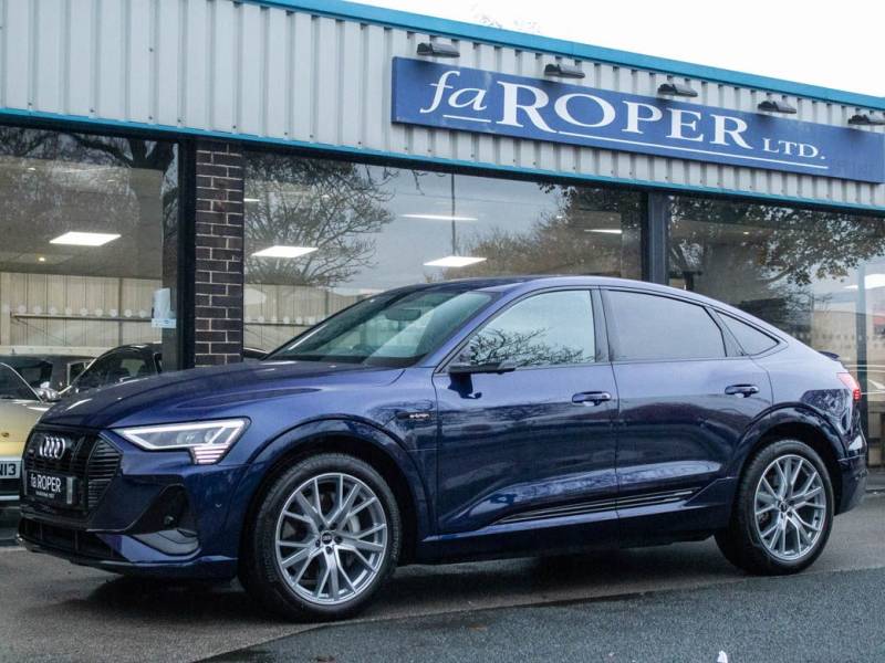 Audi E Tron   Registered:2021(70)