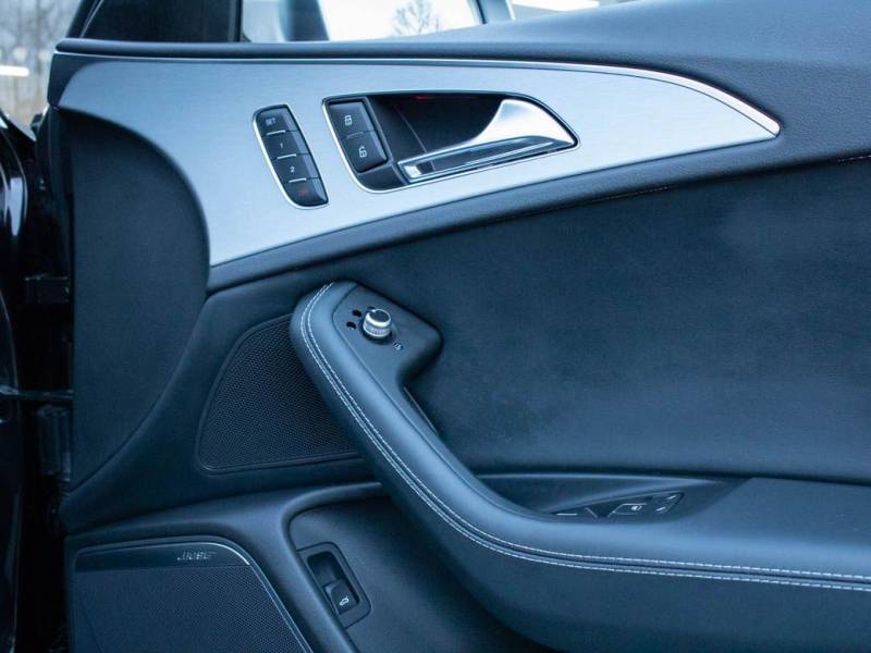 Audi RS6   Registered:2014(14)