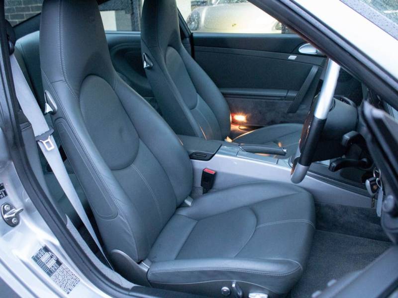 Porsche 911   Registered:2007(56)