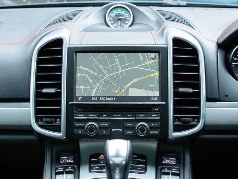 Porsche Cayenne   Registered:2015(65)