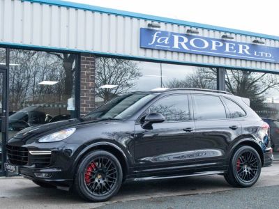 Porsche Cayenne 3.6T V6 GTS AWD Tiptronic S 440ps Estate Petrol Jet Black Metallic