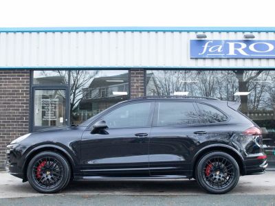 Porsche Cayenne 3.6T V6 GTS AWD Tiptronic S 440ps Estate Petrol Jet Black Metallic