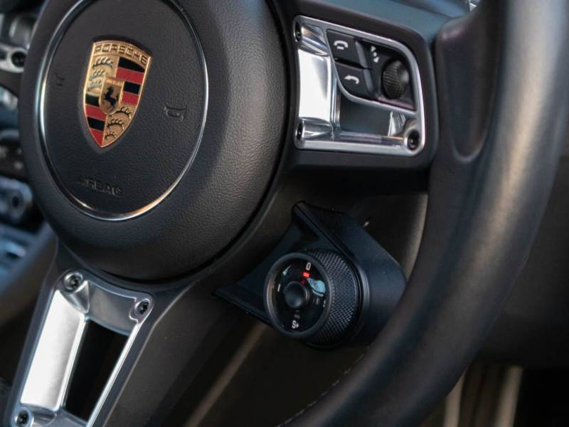 Porsche Cayman   Registered:2018(68)