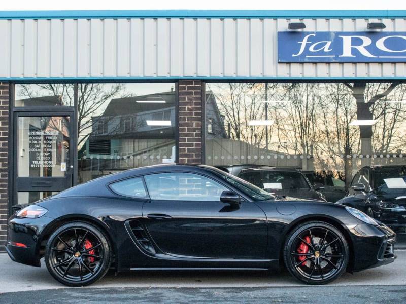 Porsche Cayman   Registered:2018(68)