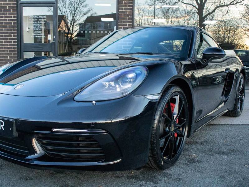 Porsche Cayman   Registered:2018(68)