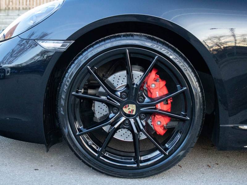 Porsche Cayman   Registered:2018(68)