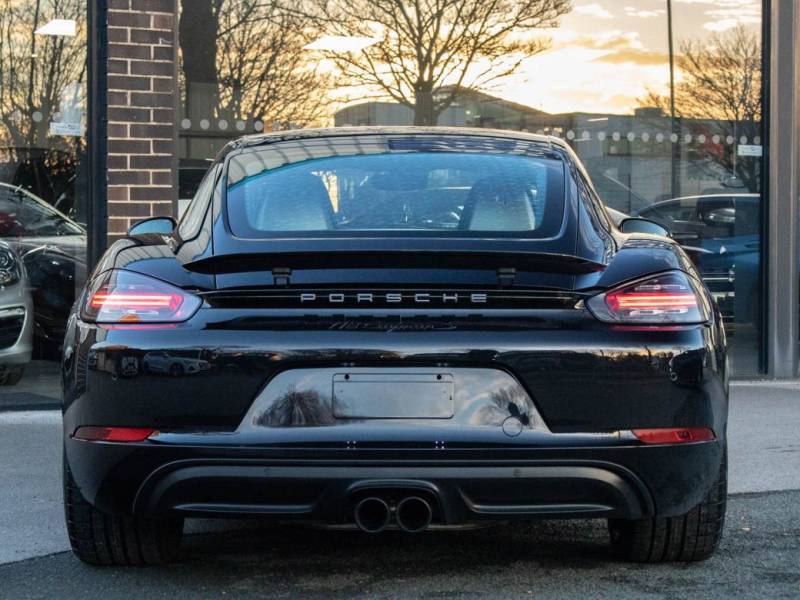 Porsche Cayman   Registered:2018(68)