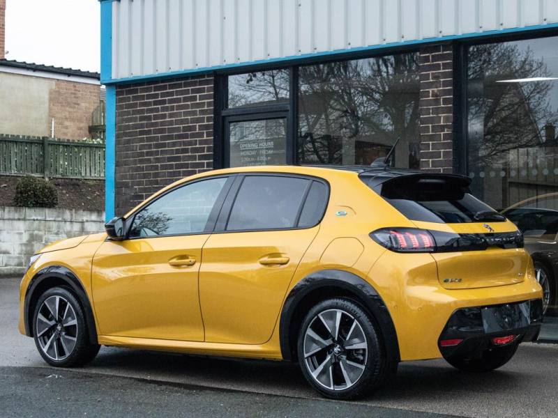 Peugeot 208   Registered:2021(21)