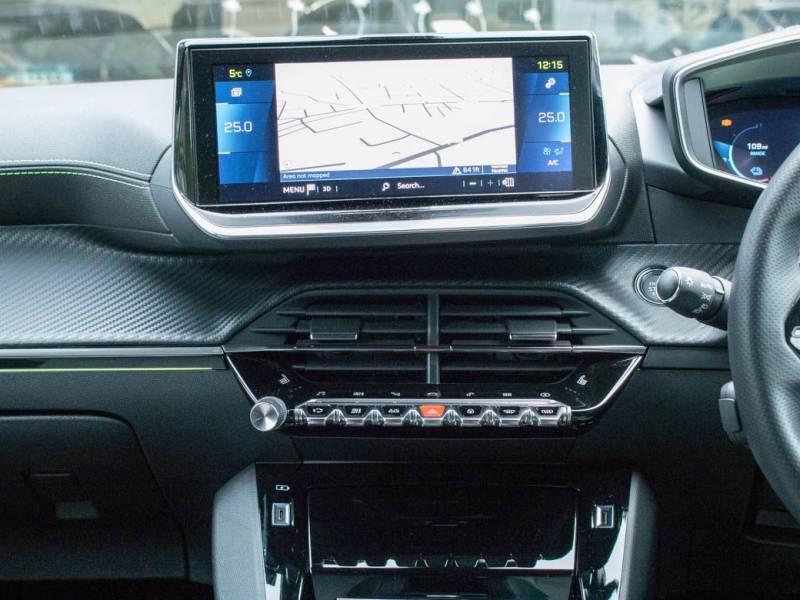 Peugeot 208   Registered:2021(21)