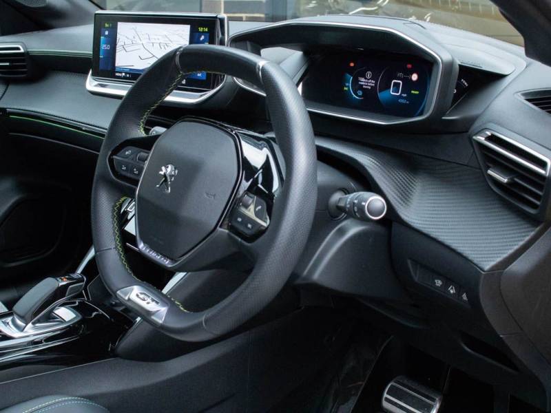 Peugeot 208   Registered:2021(21)