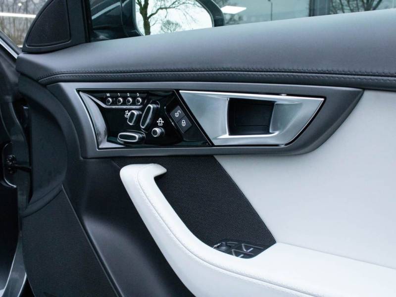 Jaguar F Type   Registered:2016(66)