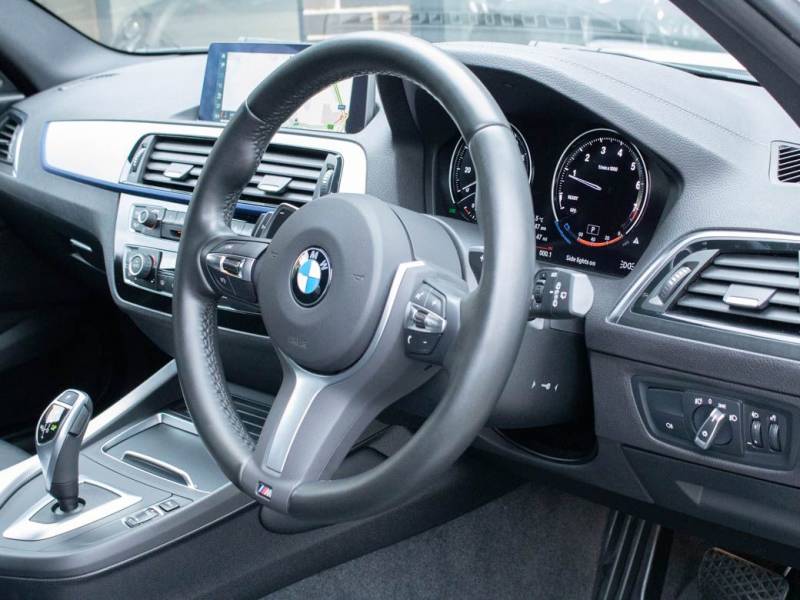 BMW 1 Series   Registered:2019(19)
