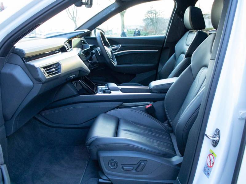 Audi E Tron   Registered:2020(20)