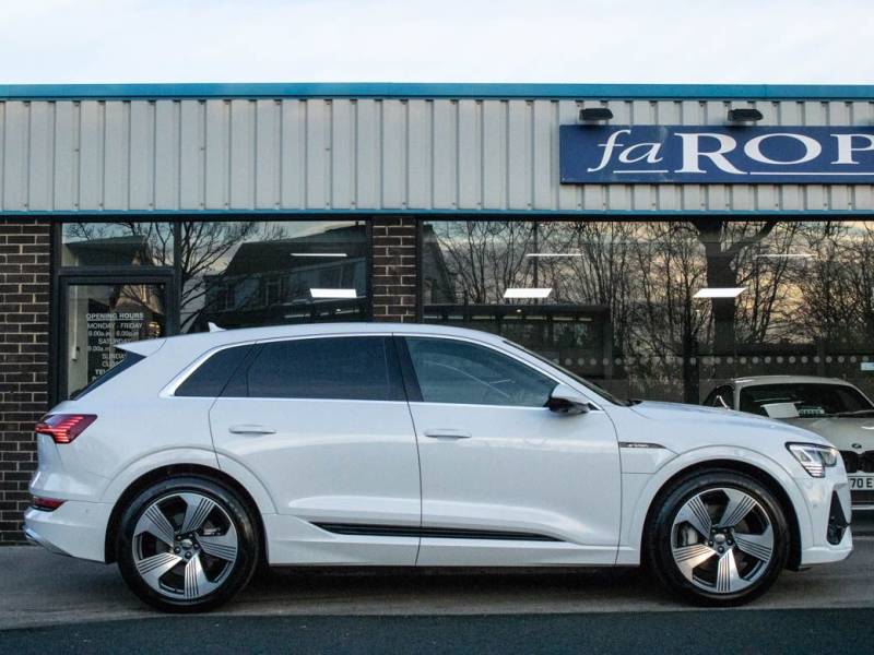 Audi E Tron   Registered:2020(20)