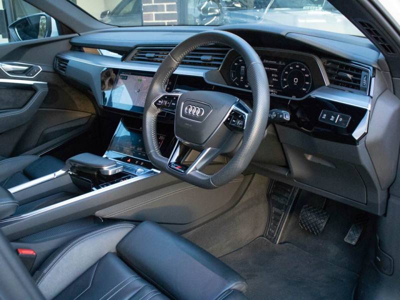 Audi E Tron   Registered:2020(20)