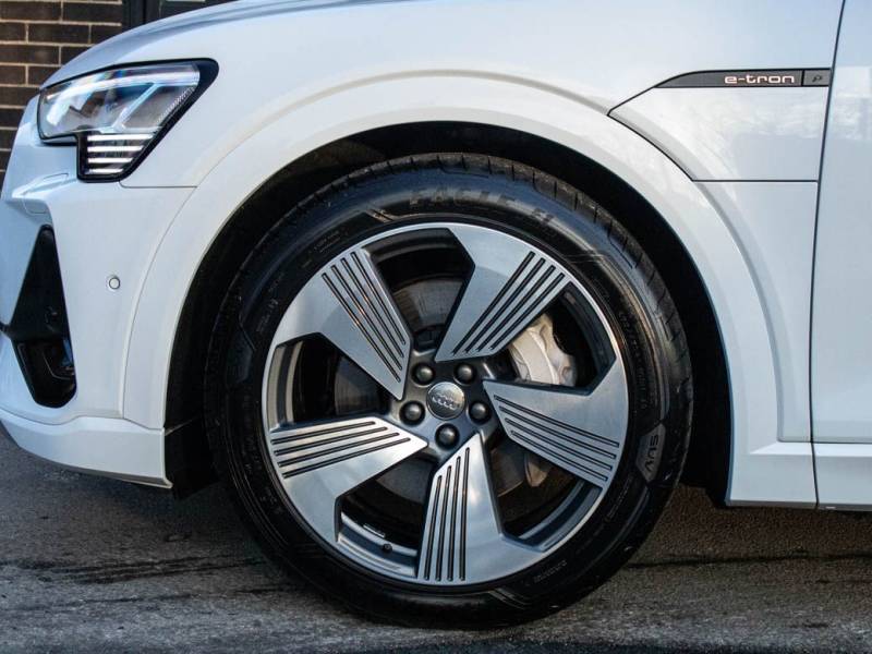 Audi E Tron   Registered:2020(20)