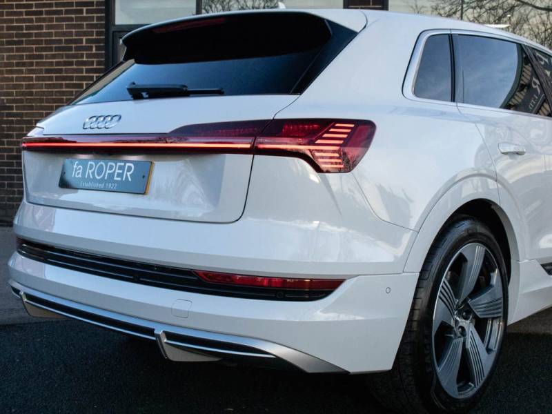 Audi E Tron   Registered:2020(20)