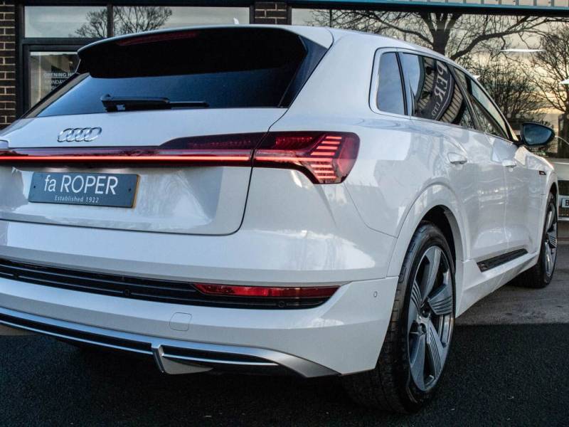 Audi E Tron   Registered:2020(20)