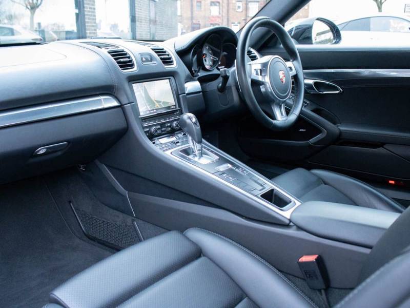 Porsche Cayman   Registered:2015(15)