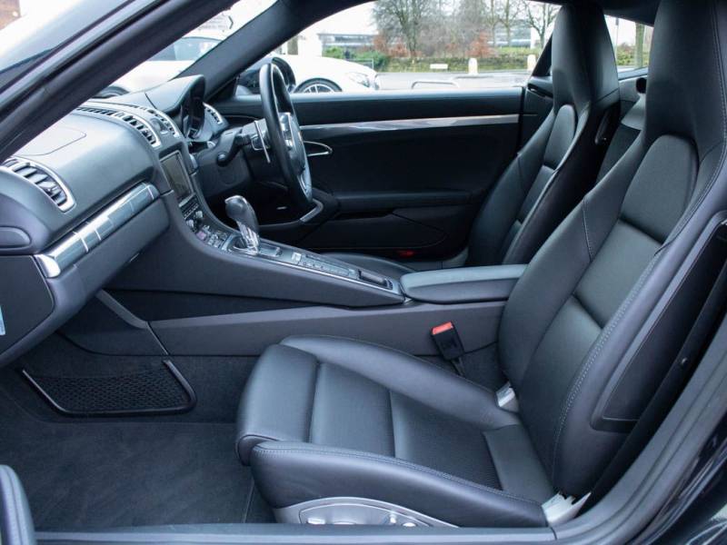 Porsche Cayman   Registered:2015(15)