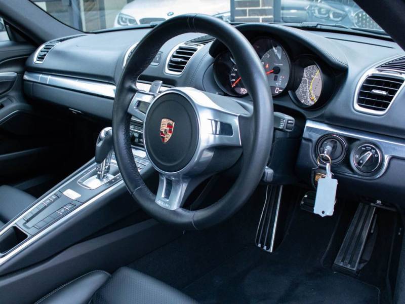 Porsche Cayman   Registered:2015(15)